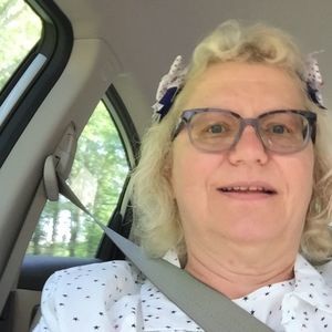 Meet your Posher, Mary e